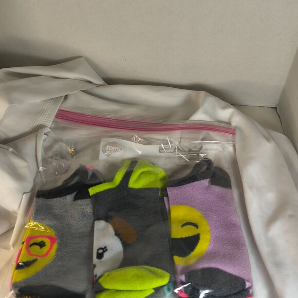 Emoji Socks 6 pair of a variety of socks - Picture 2 of 5